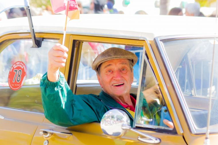 Imágenes del 27° Desfile Cívico, Militar y Gaucho