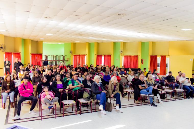 Un Domingo a Pura Voz 