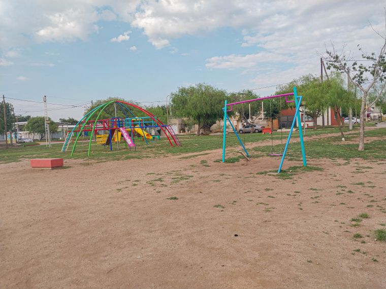 Tareas de mantenimiento en espacios verdes de la ciudad