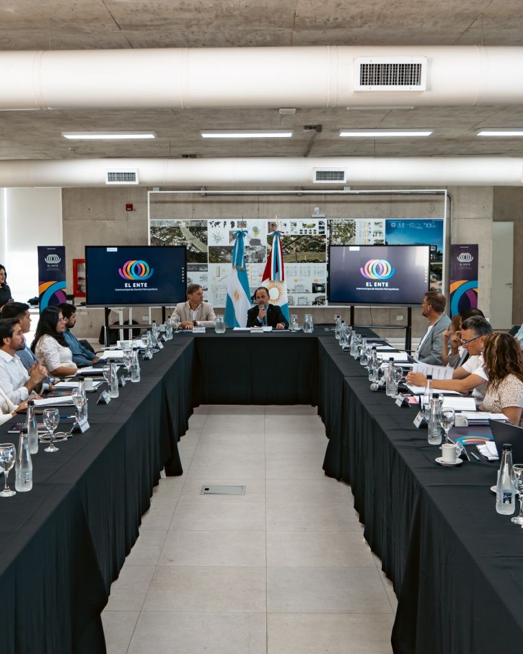 Haniewicz participó de la Asamblea Ordinaria del Ente Metropolitano