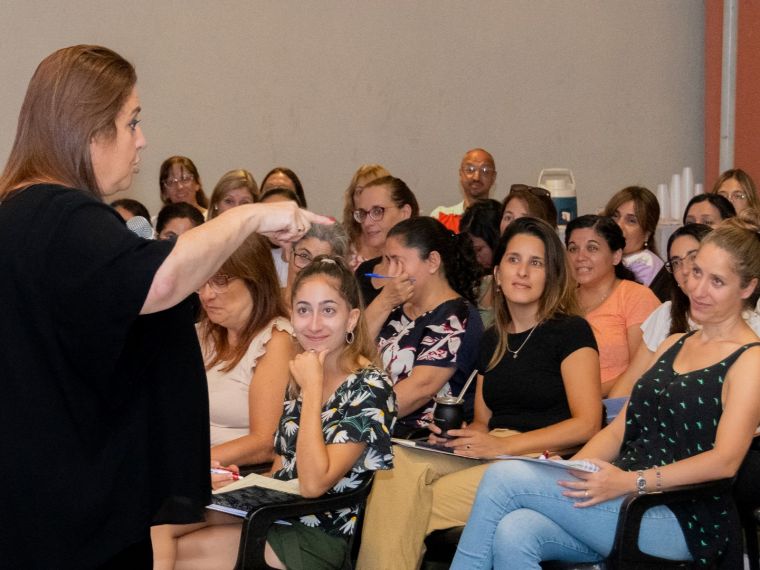 Capacitación Docente de la mano de Laura Lewin