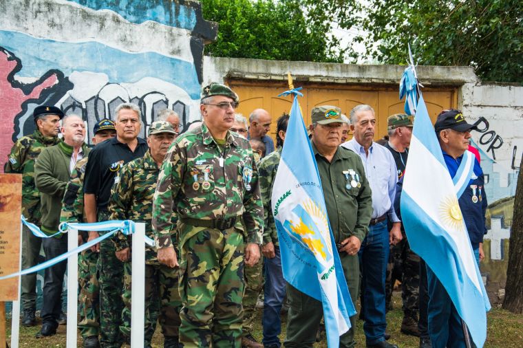 Acto homenaje a los héroes de Malvinas en Monte Cristo
