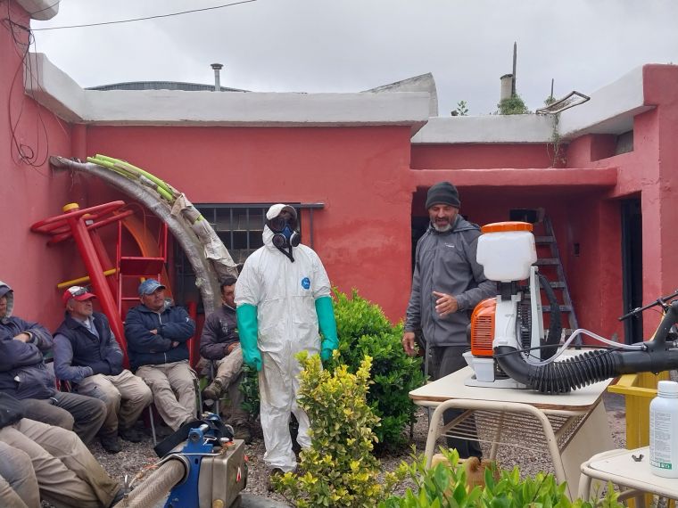 Capacitación en fumigación para el personal municipal en Monte Cristo