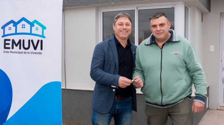 Se entregaron 9 viviendas de EMUVI en Monte Cristo