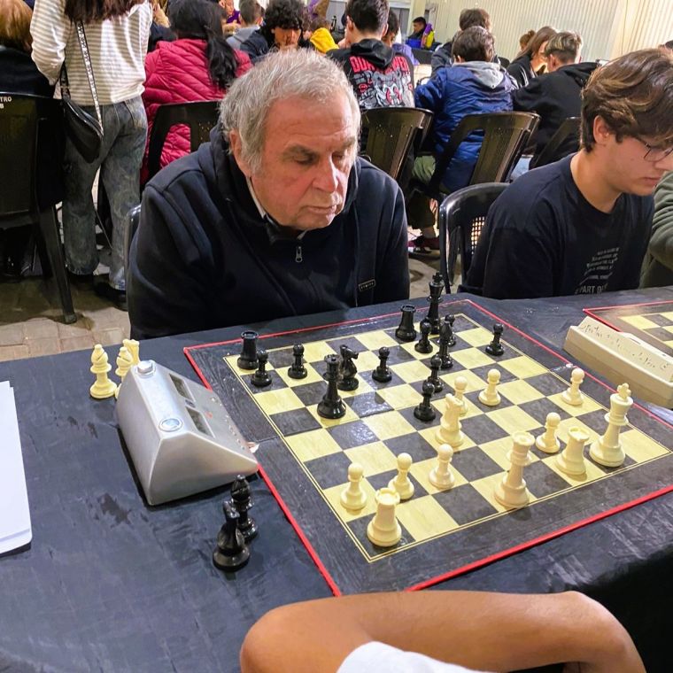 La escuela municipal de Ajedrez de Monte Cristo triunfa en el Primer Encuentro de Suquijuegos