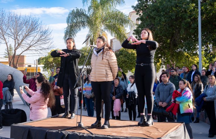 Monte Cristo celebró el Día de la Bandera