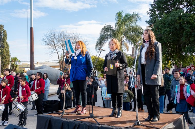 Monte Cristo celebró el Día de la Bandera