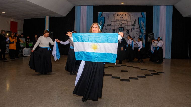 Emotivo Acto del 9 de Julio en Monte Cristo
