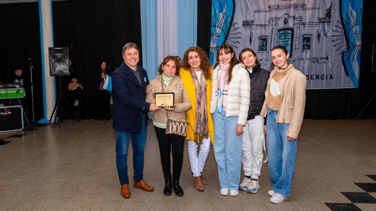 Emotivo Acto del 9 de Julio en Monte Cristo