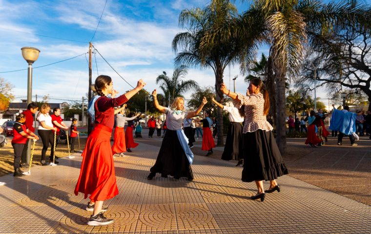 Monte Cristo Inicia la Semana Sanmartiniana con un Emotivo Homenaje