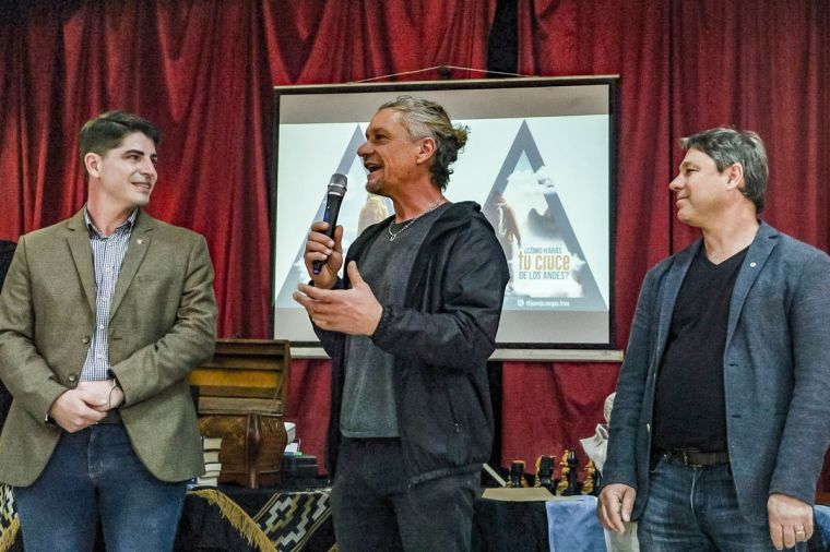 Camilo Álvarez un niño de Monte Cristo apasionado por la historia