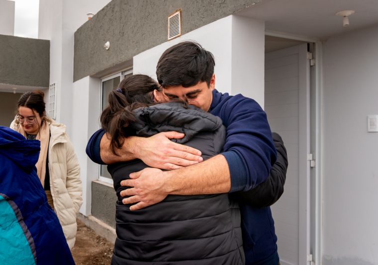 Se entregaron 8 viviendas del EMUVI en Monte Cristo