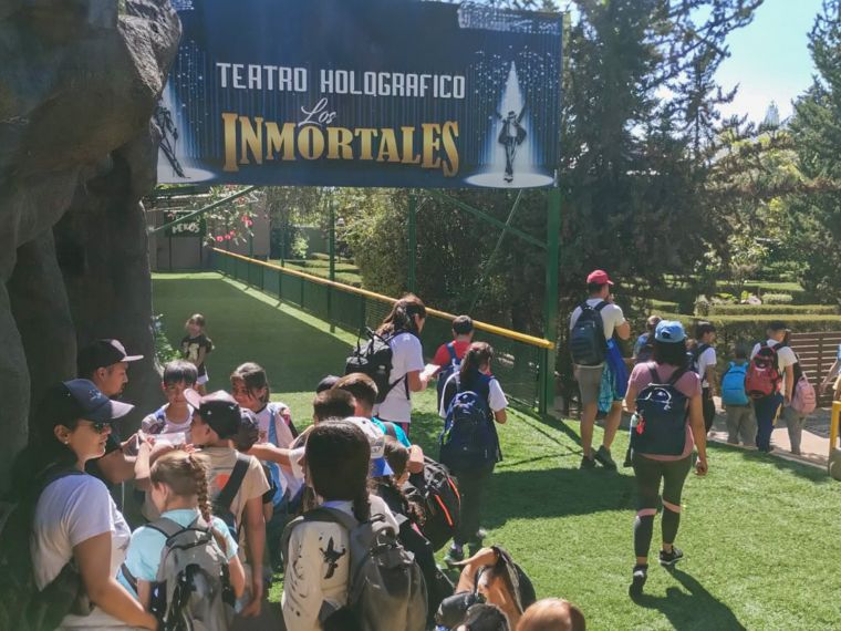 Estudiantes de Monte Cristo disfrutaron de su premio Peko’s