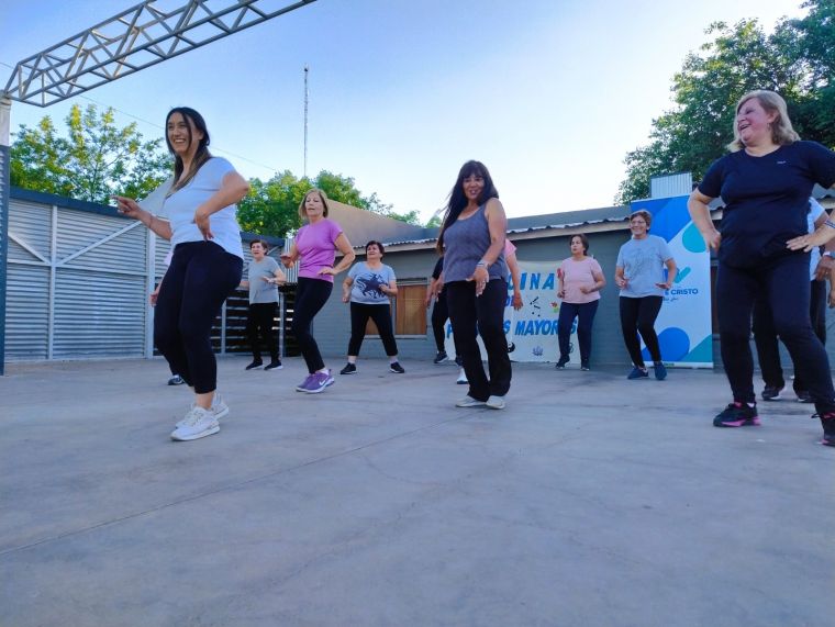 Una gran jornada de exposición de talleres de la Oficina de Personas Mayores