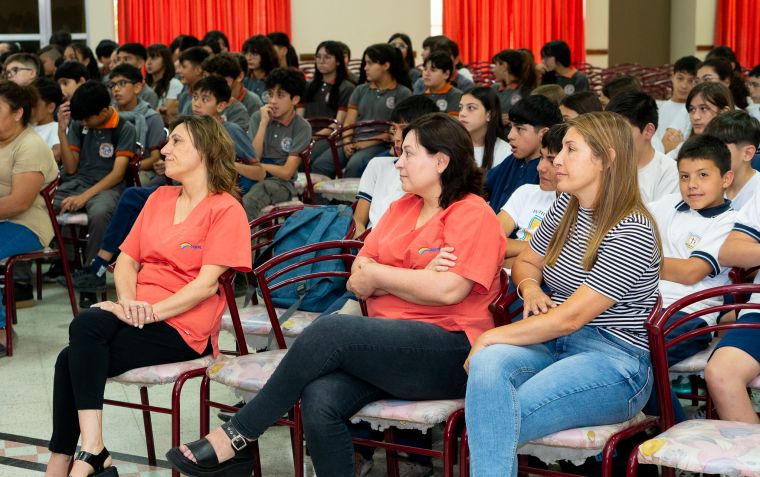 Una emotiva charla llena de empatía y conciencia para los jóvenes de Monte Cristo