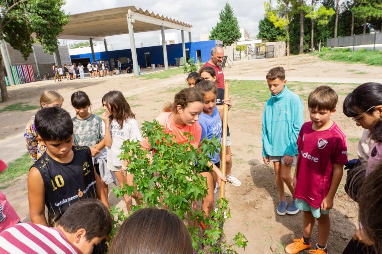 Una gran iniciativa ambiental en el Polideportivo Carlos Campelli