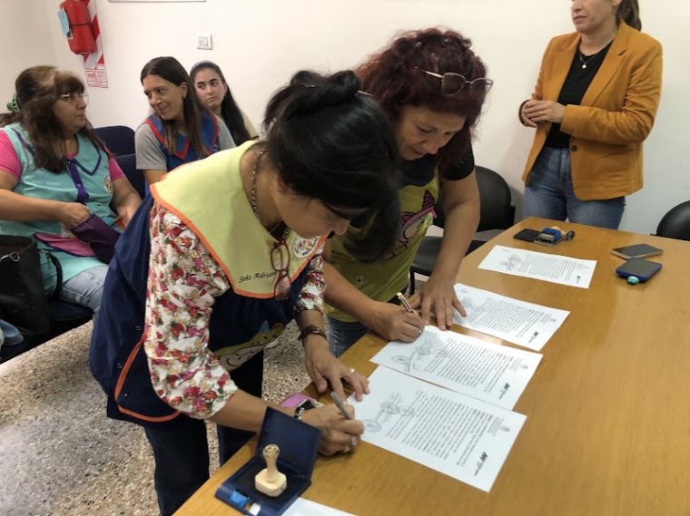 Firma de convenio para implementar el “Proyecto de Educación Física en el Jardín”