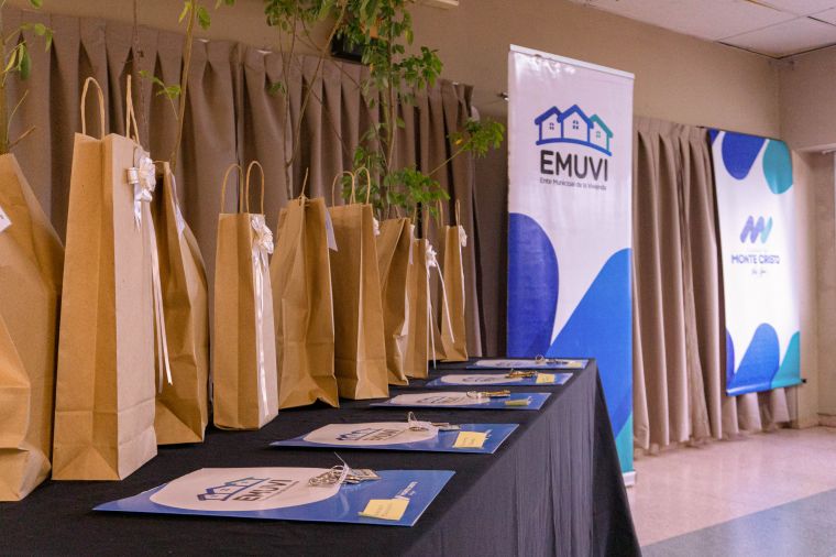 Entrega de nuevas viviendas: más de 50 familias cumplieron su sueño de la casa propia