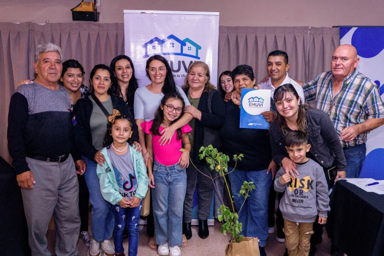 Entrega de nuevas viviendas: más de 50 familias cumplieron su sueño de la casa propia