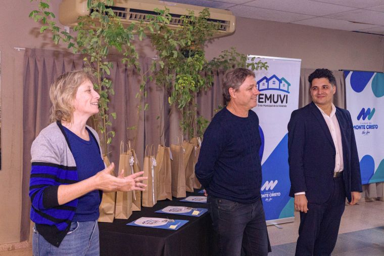 Entrega de nuevas viviendas: más de 50 familias cumplieron su sueño de la casa propia