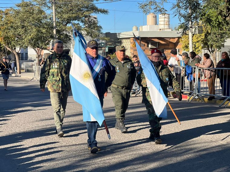 Monte Cristo celebró el Día de la Bandera con la promesa de estudiantes de primarias y la jura de liceístas