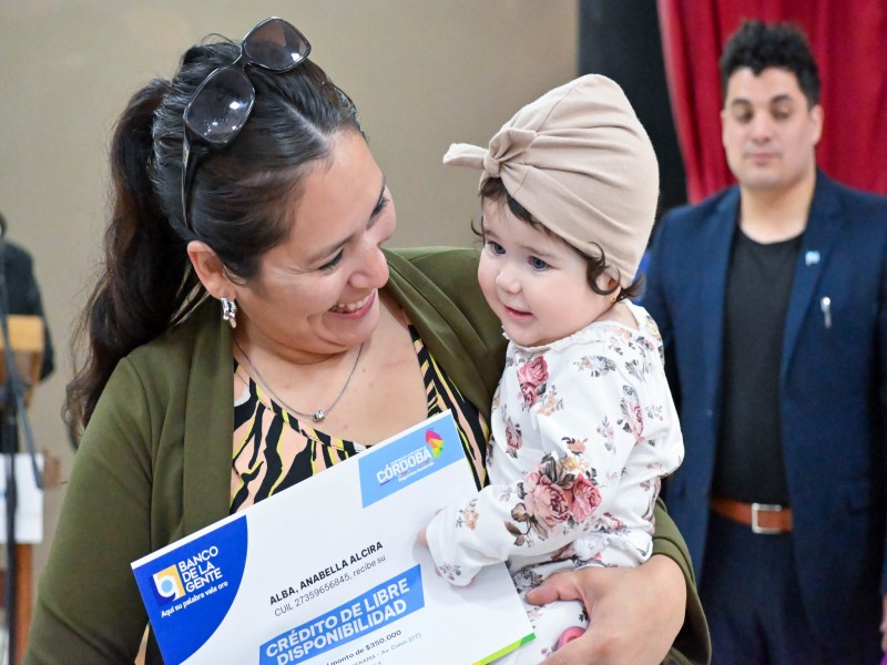 Entrega de créditos del Banco de la Gente en Monte Cristo