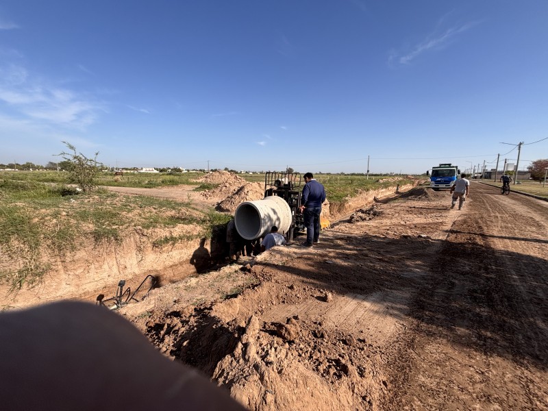 Avanza la obra del sistema de desagüe en Barrio Mutual