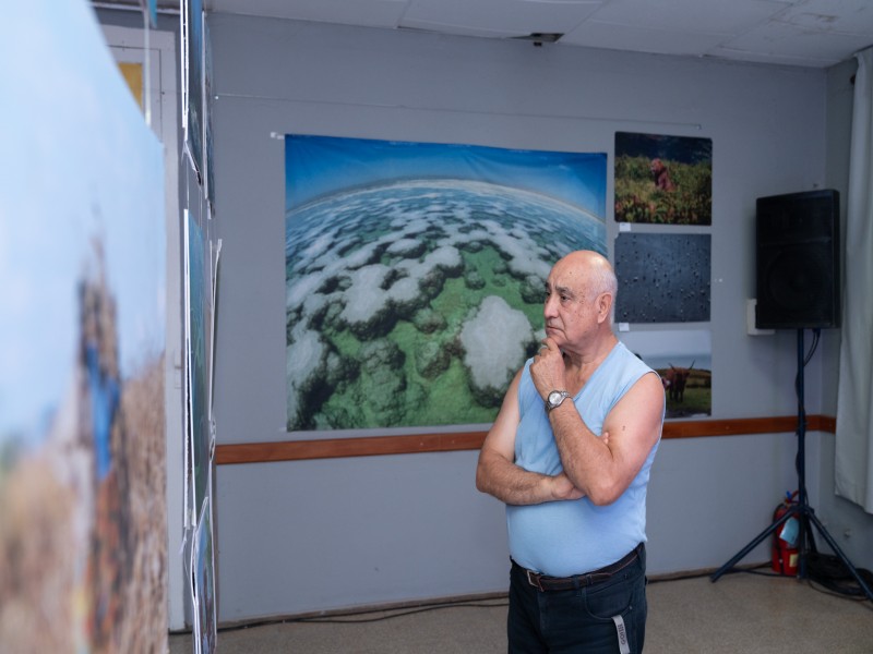 Monte Cristo celebró el cierre de la muestra fotográfica “La Vuelta al Mundo en 80 Fotos”